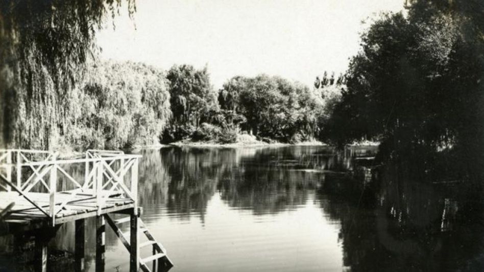 Callvú Linkán, incapaz de aguantar su inmensa pena, se tiró a las aguas del arroyo?. FOTO HEMEROTECA J.M. OYHANARTE