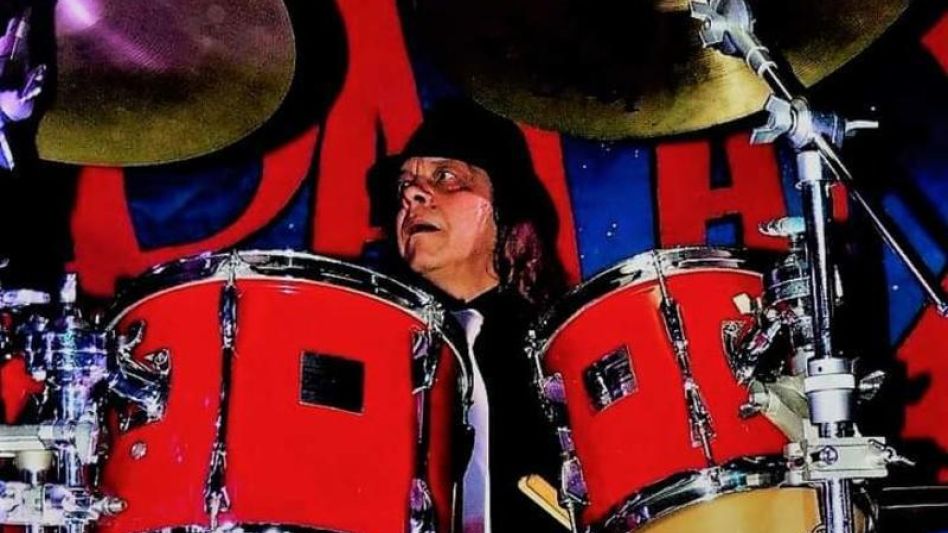 Como decía Diego Pourte: ´25 bateristas de manera colectiva y en su esencia por Daniel Iarussi, comentó el entrevistado.      