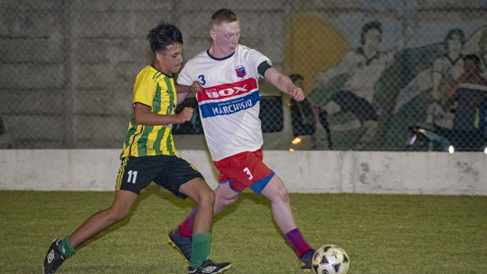 En la Sub 16, Piazza en un emotivo encuentro superó a San José por 1 a 0. Foto: NACHO CORREA.