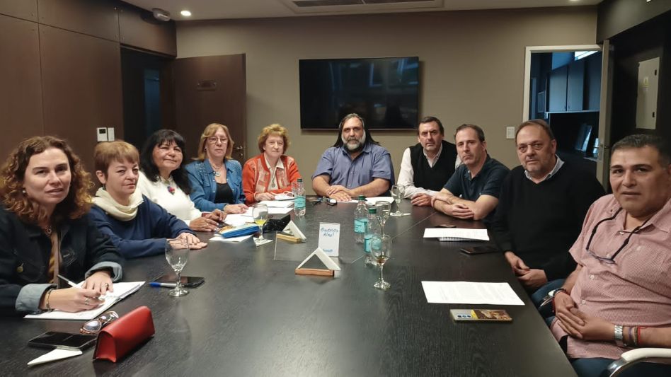 Provincia se reunió con los docentes y seguirán discutiendo la semana que viene