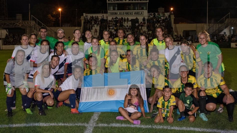 Piazza le ganó a Cemento por 4 a 3 en el debut de ambos en el Torneo Nocturno. Foto: Nicolás Murcia.