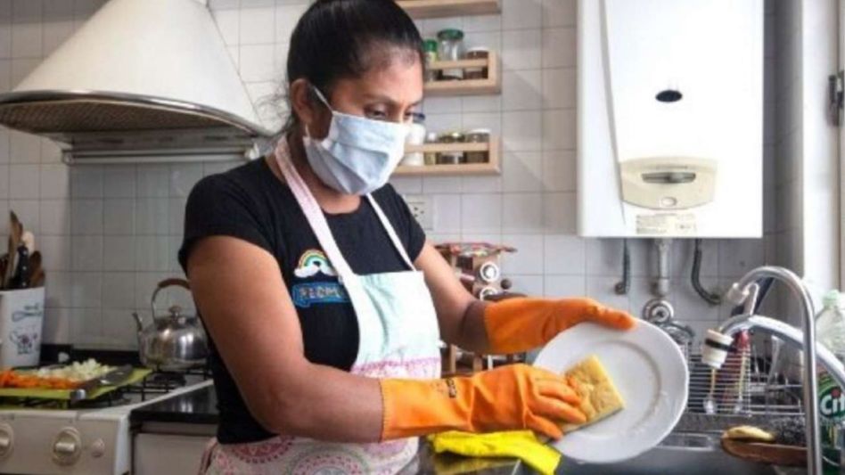 Bono para personal de casas particulares: el Gobierno reintegrará el 50% del pago