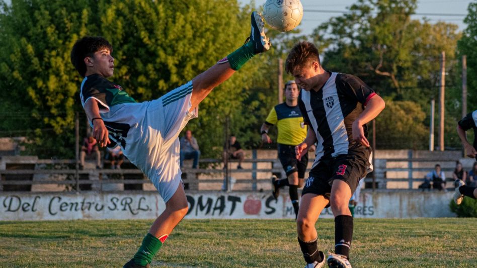 Alumni superó a Vélez por 2 a 0 en la categoría Sub 16. El albinegro también se impuso en Sub 20. Foto; Nicolás Murcia.
