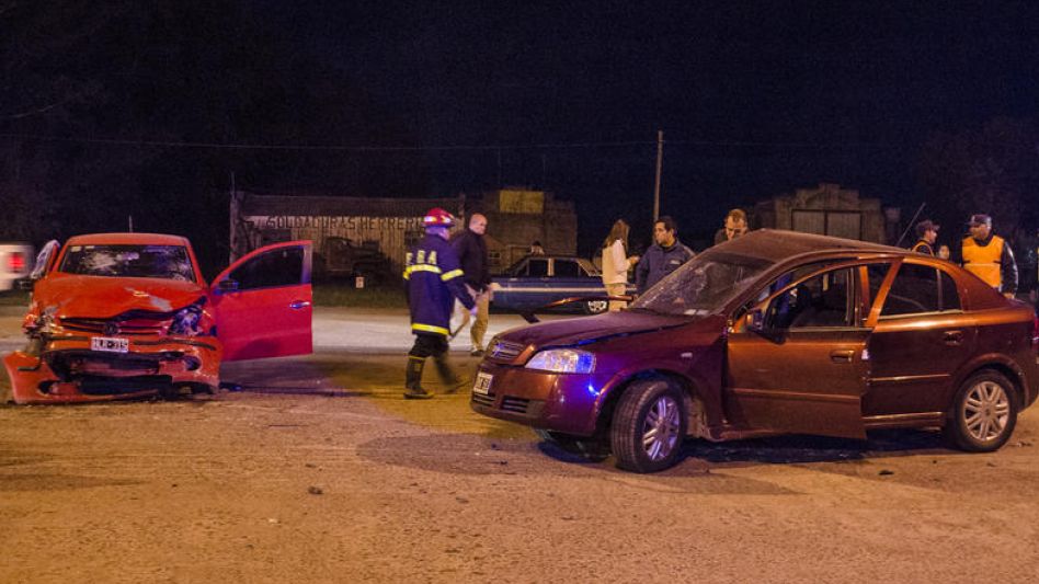 Los estados en que habían quedado el Volkswagen Gol Trend y el Chevrolet Astra implicados en lo que fuera este siniestro vial, sucedido el domingo 16 de abril de 2017. NACHO CORREA/ARCHIVO/EL TIEMPO