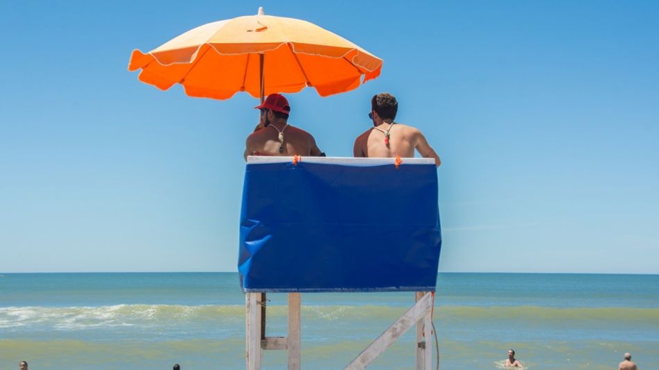 Murió un turista que había sido arrastrado por una ola en Ostende