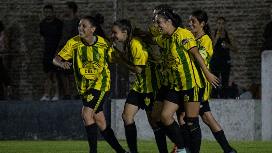 Piazza se estará enfrentando a Alumni en una de las semifinales del Torneo Nocturno de Fútbol Femenino. Foto: Nicolás Murcia.