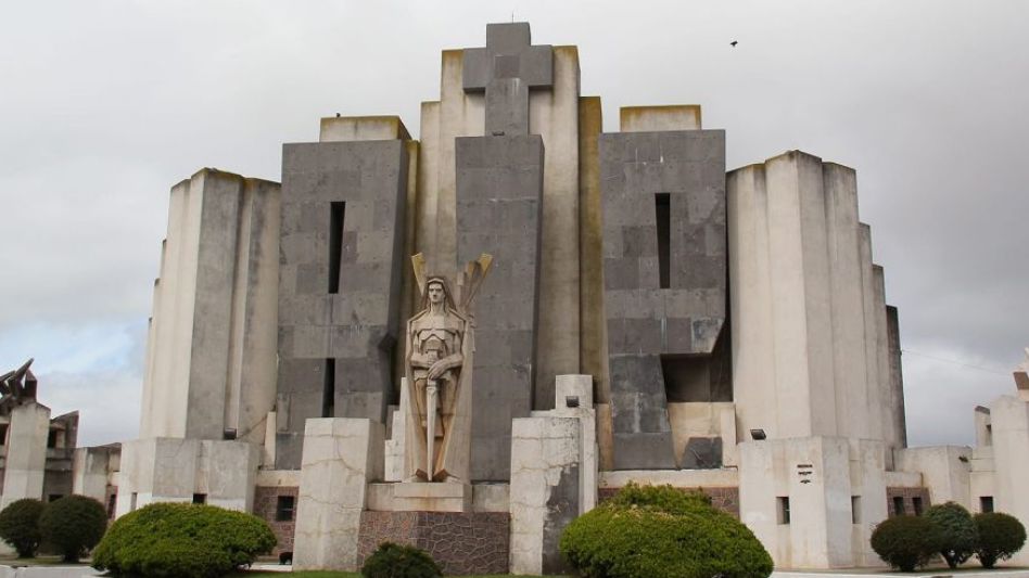 Licitación para la restaurar la Portada de Cementerio Municipal