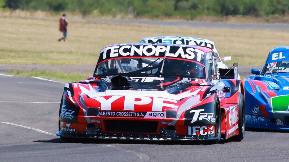 Con un muy buen trabajo en pista, el volante santafesino, Renzo Testa, se ubicó entre los mejores 10 pilotos del TC Mouras en la primera fecha de la temporada. Foto: gentileza Azul Sport Team.
