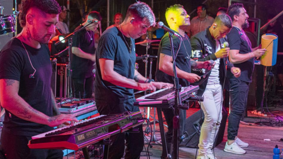 La primera edición de Azul Tropical Fest,   con una amplia concurrencia de público  