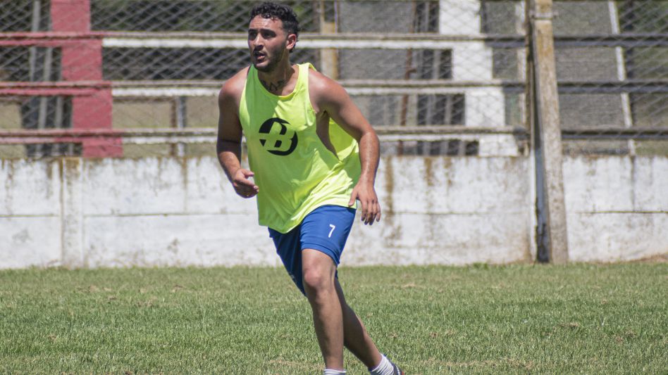 Agustín Cos se convirtió en el nuevo refuerzo de Chacarita, donde jugará esta temporada a préstamo, acordado con Boca Juniors, dueño del pase del futbolista azuleño. Foto: Nicolás Murcia.