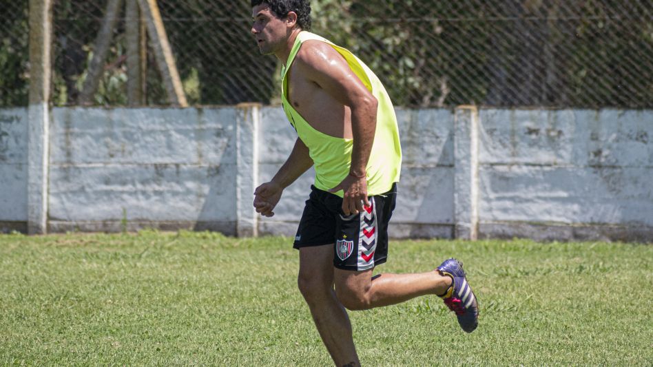 Francisco Mingochea regresa al conjunto funebrero, tras jugar una temporada a préstamo en Azul Athletic. Foto: Nicolás Murcia.