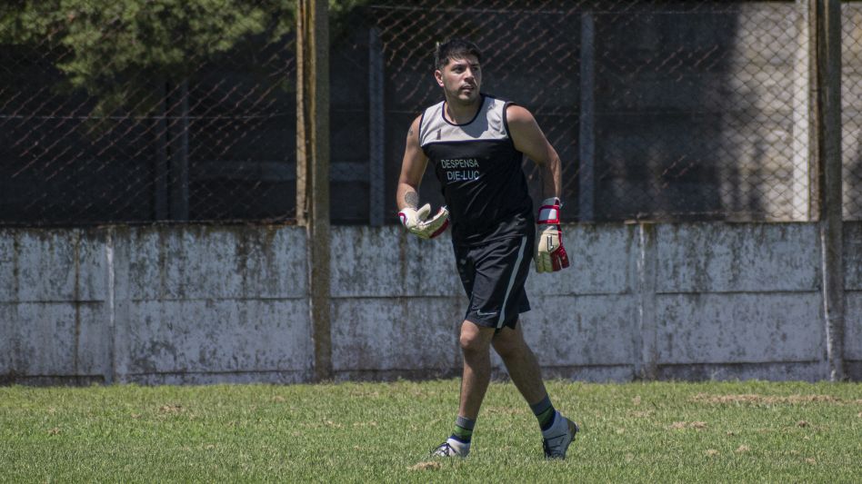 Diego Toledo regresa a cuidar los palos de Chacarita. Foto: Nicolás Murcia.