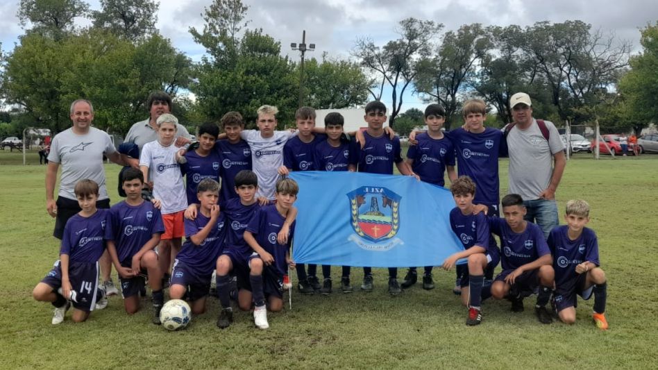 Azul arrancó el Mundialito de Ayacucho con el pie derecho