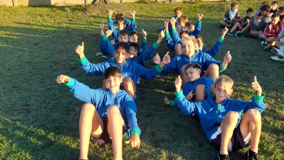 Azul arrancó el Mundialito de Ayacucho con el pie derecho