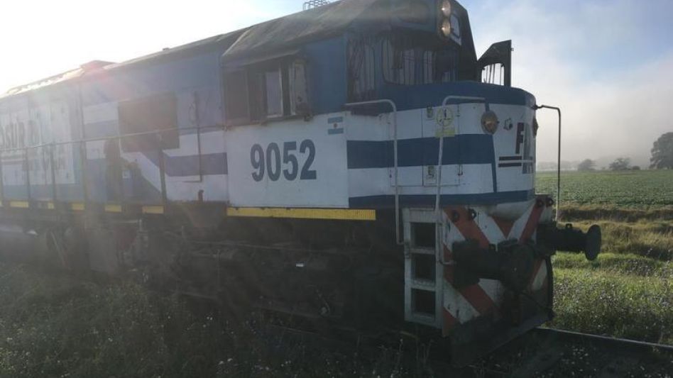 Una imagen captada por vecinos de La Colorada, que registra cómo se produce el corte de una vía de circulación fundamental en el sector.