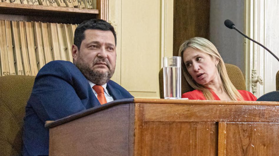 Paola Ficca, desde ayer, pasó a integrar el bloque de concejales de Nuevo Azul junto a Alejandro Vieyra. ARCHIVO/NACHO CORREA