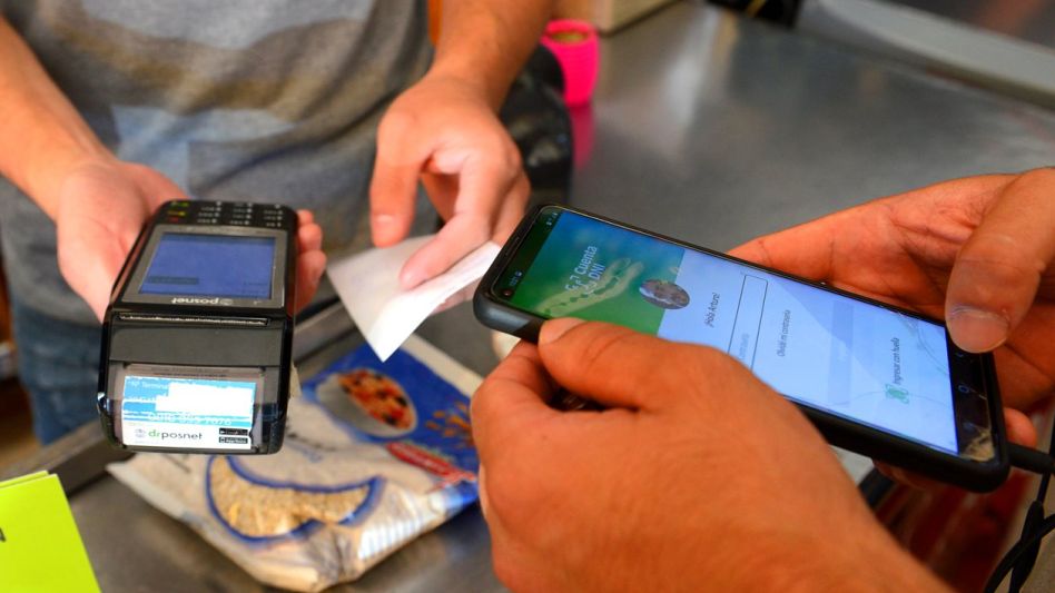 Cuenta DNI: los comercios de barrio concentraron el 70% de las compras en enero