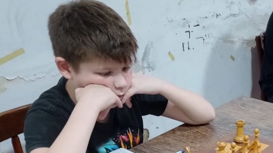 Bautista Godoy, de 10 años, representará a Azul en los Campeonatos Argentinos de Ajedrez, Infantiles y Juveniles 2023 que se desarrollarán en la Universidad de la Punta, en la provincia de San Luis.