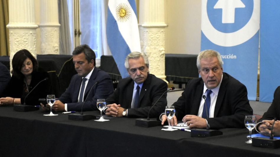 El Gobierno reafirma la meta de inflación del primer semestre del año: "Sigue siendo del 30%"