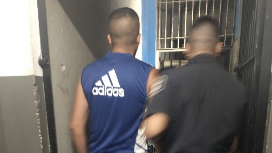   Se enfrentaron con personal policial y fueron arrestados