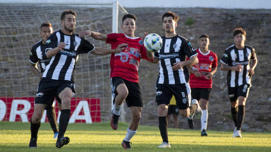 Hoy, con un total de 19 partidos, se estará jugando la primera fecha de la Unión Deportiva Regional. ARCHIVO /NICOLÁS MURCIA.