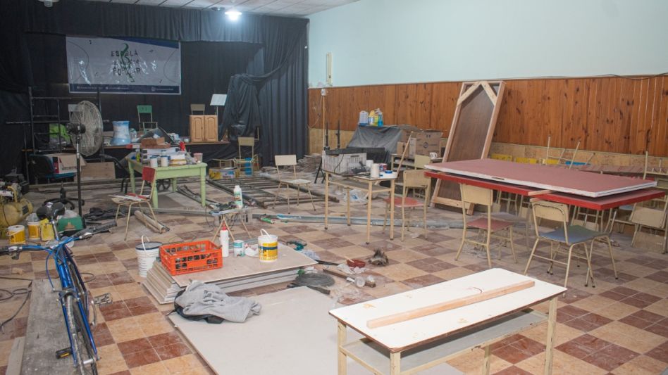 La obra es la construcción de dos baños, uno de éstos  para discapacitados. FOTOS NICOLÁS MURCIA