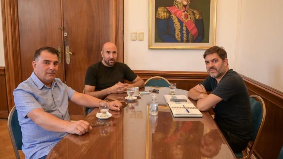 El intendente Bertellys junto al diputado Valicenti y el funcionario provincial Bianco.  PRENSA MUNICIPAL