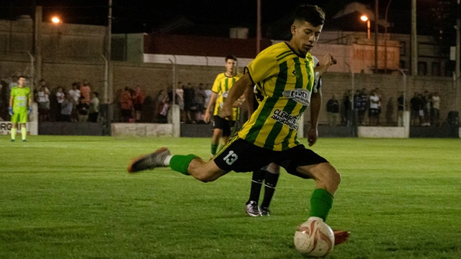 Piazza y Estrellas se enfrentarán mañana por la segunda fecha de la Unión Deportiva Regional. El partido de Primera comenzará a las 16.30 y se jugará en el Félix Piazza. Foto: archivo. 