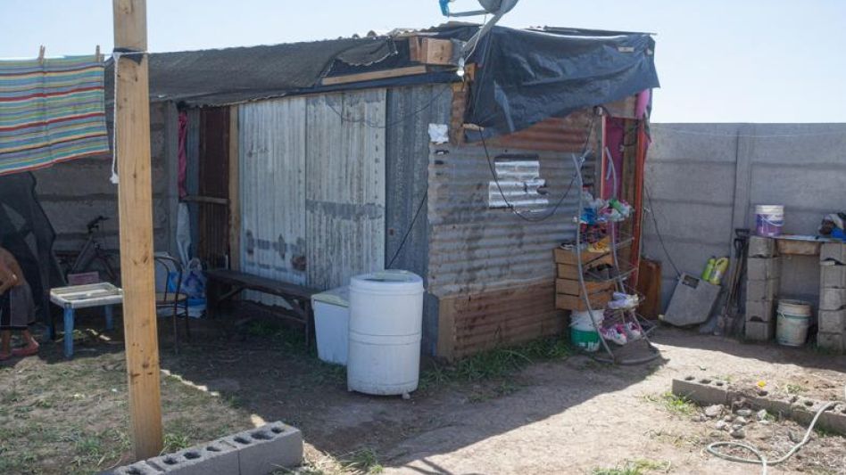En el registro fotográfico puede observarse la situación del interior de la vivienda en que la sobrevive la mujer y sus tres hijos. NICOLÁS MURCIA