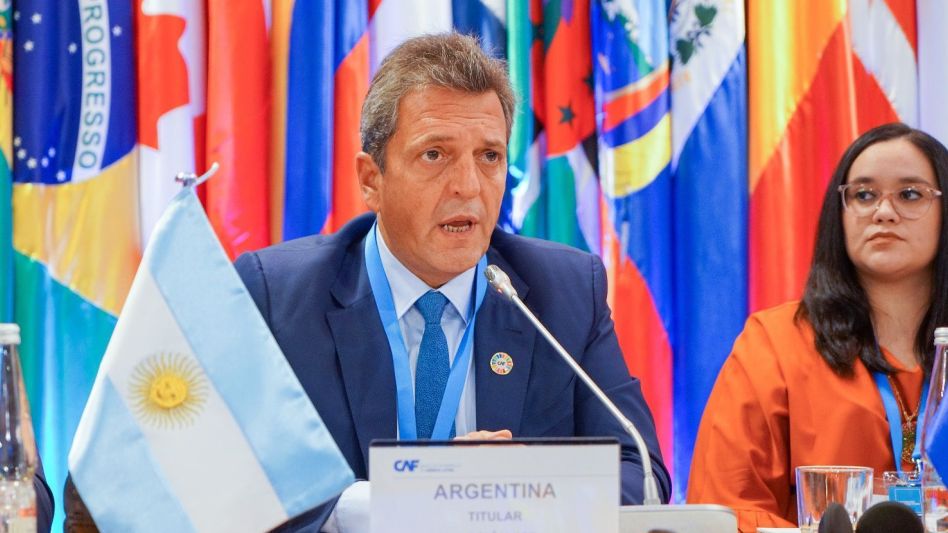 Massa consiguió desembolsos por 840 millones de dólares 