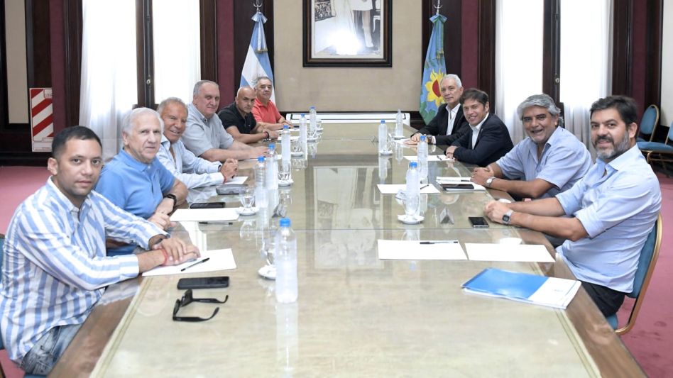 Alak le dio a Kicillof la unificación de la CGT regional y el apoyo a su gobierno