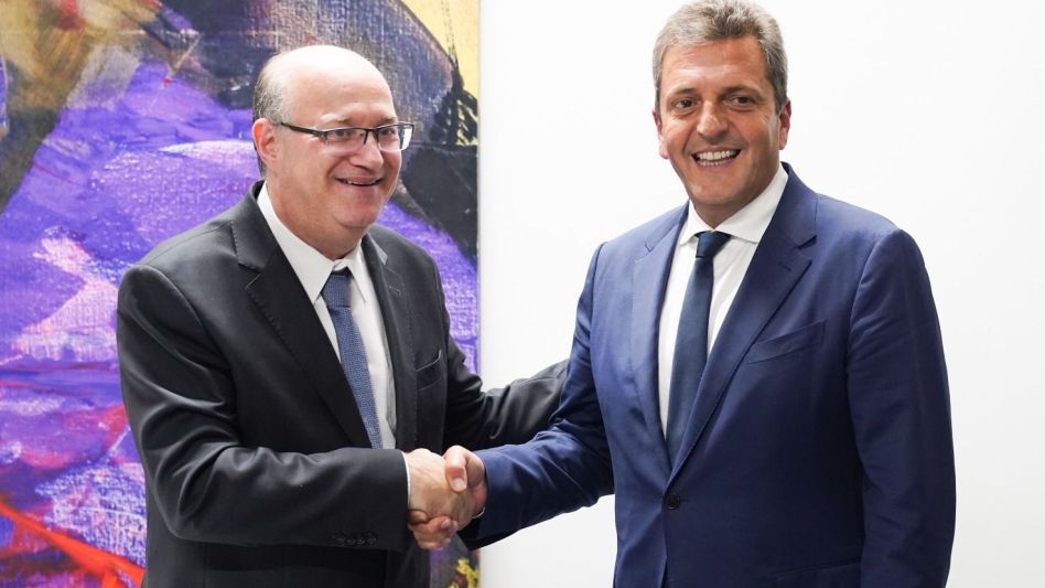 Massa firmó financiamiento por USD 235 millones con el BID