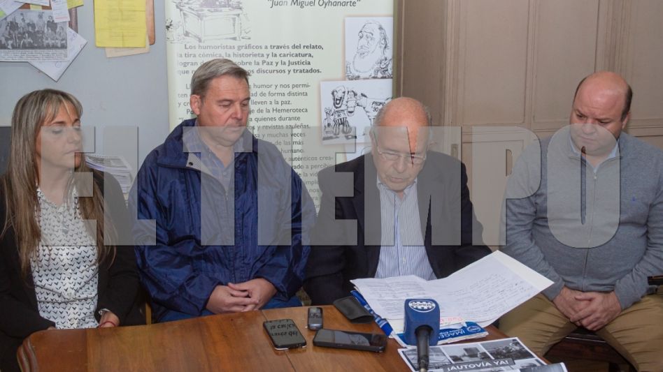 Integrantes de Fundación CEDA y de otras organizaciones durante la presentación que se realizó el viernes pasado en Casa Ronco. Foto: Nicolás Murcia.