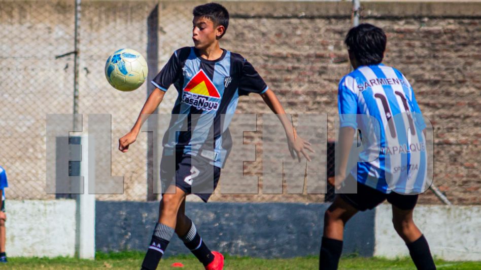 Alumni Azuleño recibió a Sarmiento de Tapalqué y los dueños de casa se impusieron en los cuatro cotejos. Foto: Nicolás Murcia.