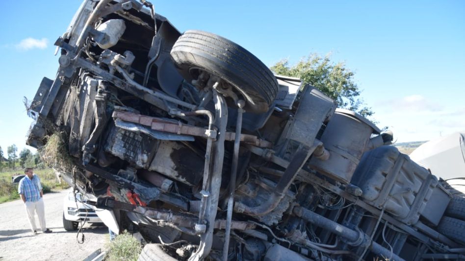 Camionero de nuestra ciudad se salvó de milagro
