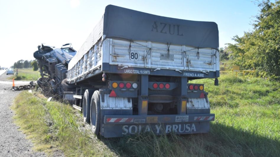 Camionero de nuestra ciudad se salvó de milagro