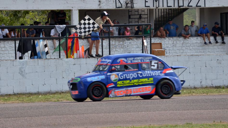 Leonel Gelso fue el mejor entre los pilotos de la Promocional 1100 que ayer giraron en San Cayetano. 