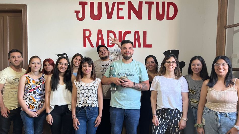 Posicionamiento de la Juventud Radical Evolución de Azul