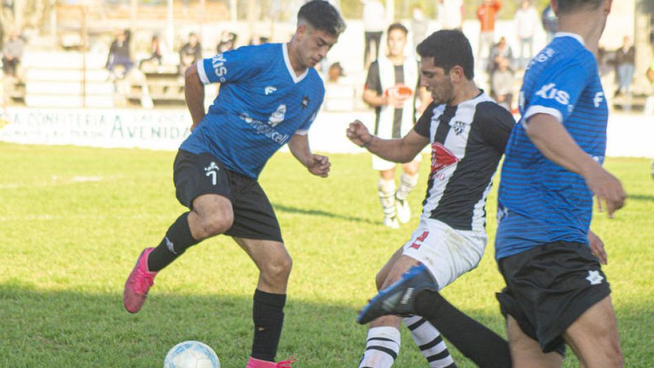 El estadio de Alumni Azuleño se jugará dos clásicos, el primero será entre el local contra Azul Athletic Club y horas más tarde se disputará el duelo entre Vélez Sarsfield y River Plate. 