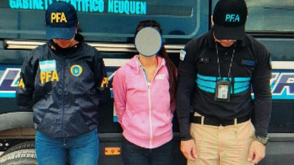 Detuvieron a una falsa médica en Neuquén: había robado el título y atendía pacientes a domicilio