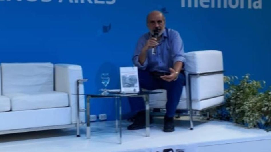 El azuleño Jorge Meza en la 47° Feria Internacional del Libro de Buenos Aires. 
