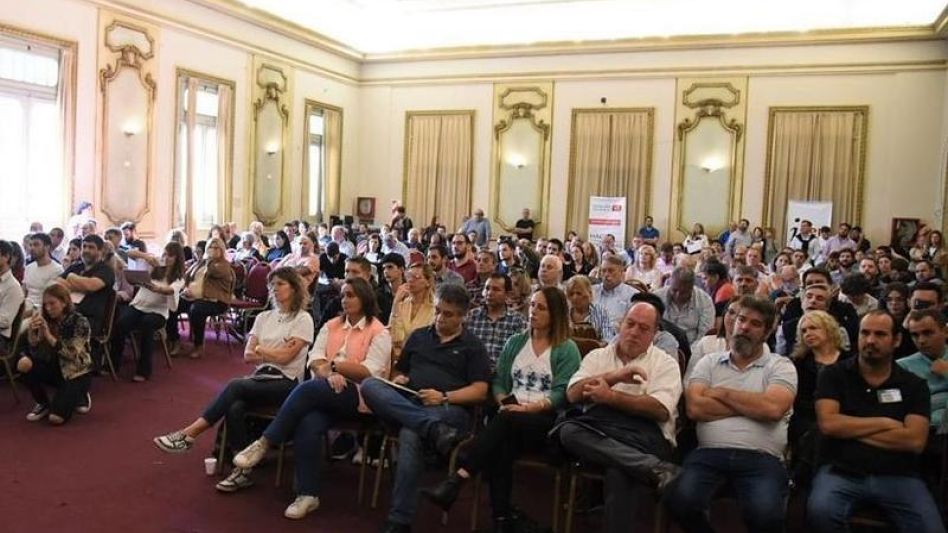 El congreso del GEN contó con una masiva presencia de afiliados. Durante el encuentro, los dirigentes - hicieron hincapié en la necesidad de institucionalizar el espacio opositor, se informó.