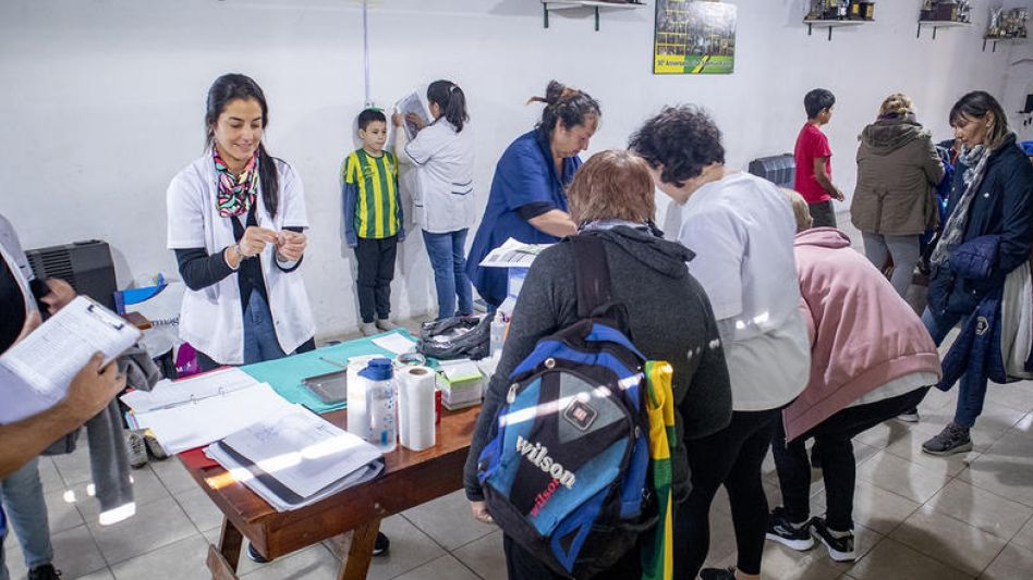 Personal de APS realiza tareas de control, relevamiento y actualización de datos sanitaria en diversos clubes de la ciudad.  PRENSA MUNICIPAL