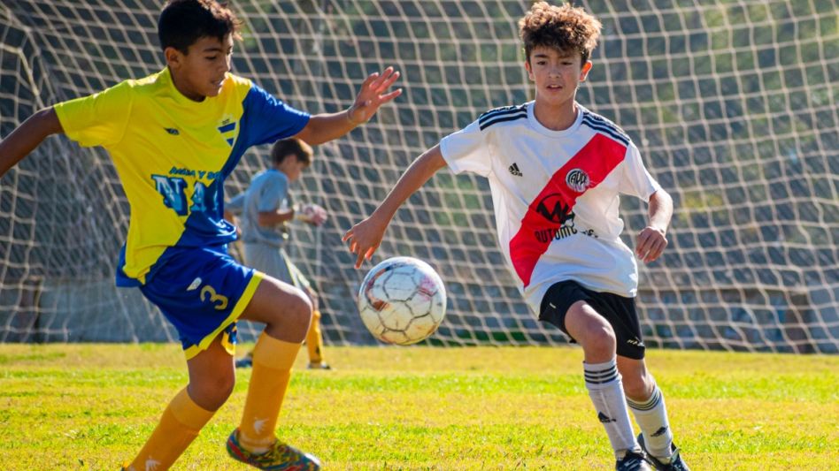 River Plate se enfrentó a Atlético Tapalqué en el Waddío Hesayne. La banda roja y el gaucho brindaron cuatro entretenidos encuentros. Foto: Nicolás Murcia.