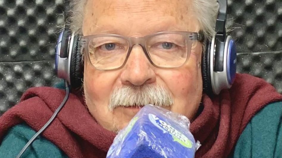 Miguel Correa en el recuerdo, durante una transmisión de su programa radial.