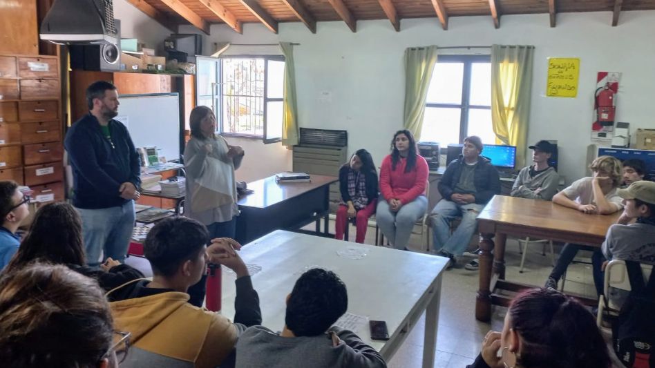 Autoridades y Concejales visitaron la Escuela Técnica N° "Pedro Burgos"