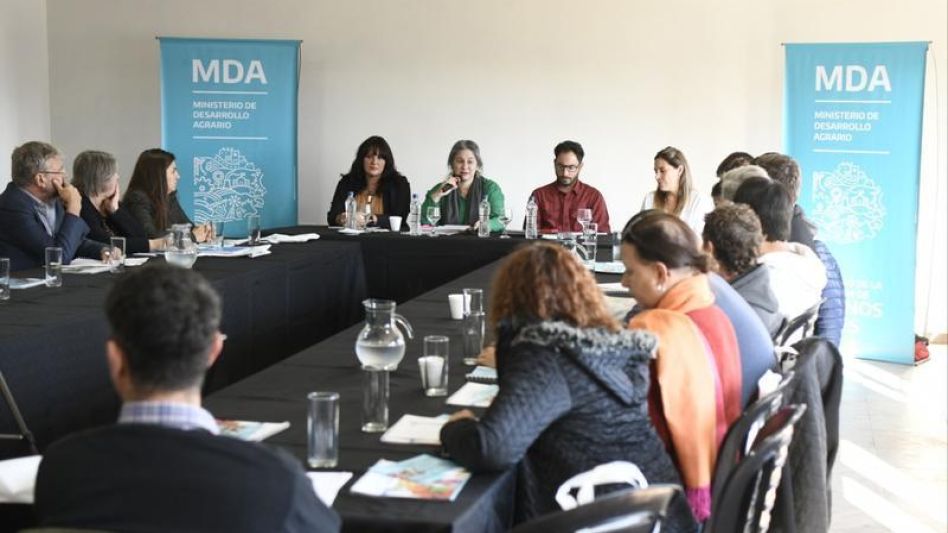 La subsecretaria de Agricultura, Ganadería y Pesca, Carla Seain, da detalles sobre la iniciativa. PRENSA MDA