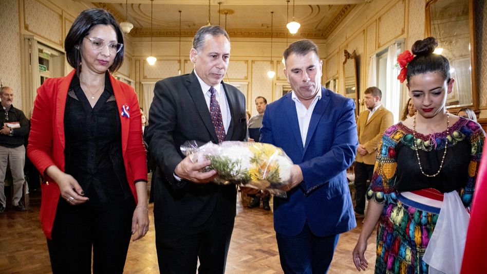 Se conmemoró el 212º aniversario de la República del Paraguay