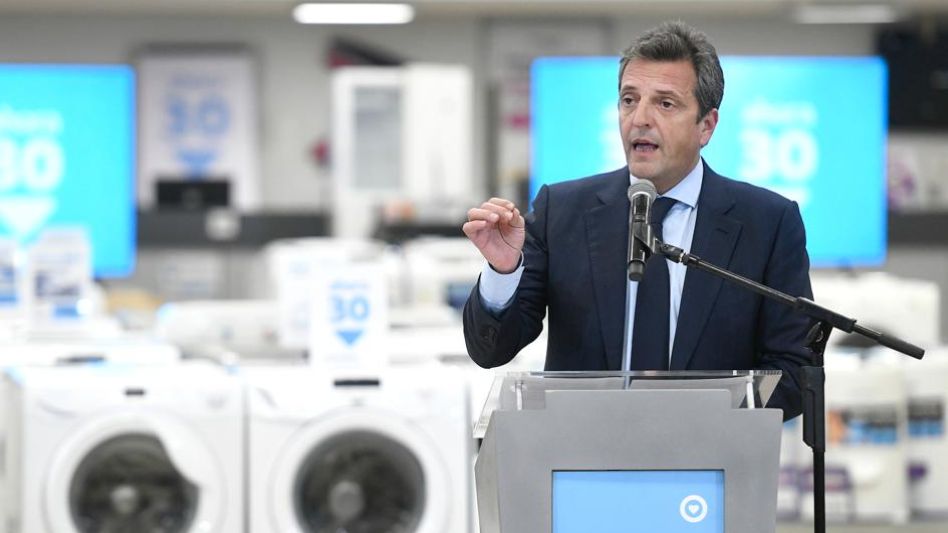 Límite ampliado en tarjetas y crédito al consumo: ¿qué anunciará Massa este lunes?