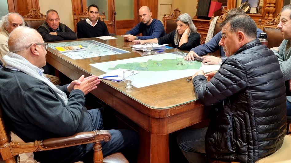 Reunión por servicios en los barrios Socoa y Chacras de Bruno